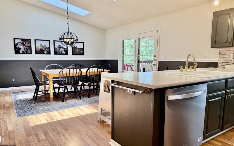 1106 Andrew Drive, Morgantown, West Virginia 26508, 3 Bedrooms Bedrooms, 6 Rooms Rooms,3 BathroomsBathrooms,Single Family Detached,For Sale,Andrew,10160248