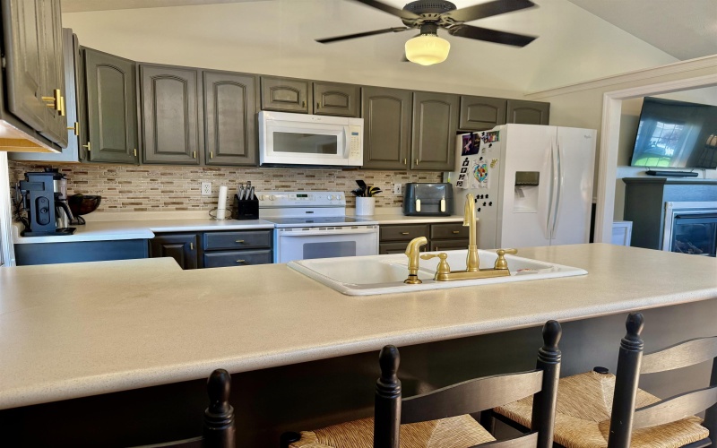 1106 Andrew Drive, Morgantown, West Virginia 26508, 3 Bedrooms Bedrooms, 6 Rooms Rooms,3 BathroomsBathrooms,Single Family Detached,For Sale,Andrew,10160248