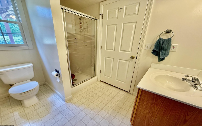 1106 Andrew Drive, Morgantown, West Virginia 26508, 3 Bedrooms Bedrooms, 6 Rooms Rooms,3 BathroomsBathrooms,Single Family Detached,For Sale,Andrew,10160248