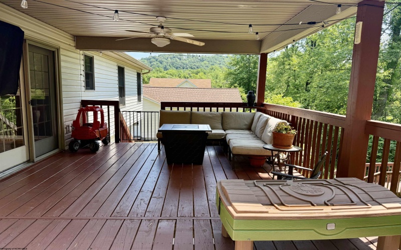 1106 Andrew Drive, Morgantown, West Virginia 26508, 3 Bedrooms Bedrooms, 6 Rooms Rooms,3 BathroomsBathrooms,Single Family Detached,For Sale,Andrew,10160248