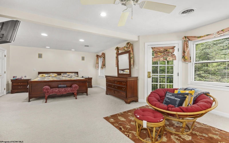 4134 Cove Point Drive, Morgantown, West Virginia 26508, 4 Bedrooms Bedrooms, 10 Rooms Rooms,3 BathroomsBathrooms,Single Family Detached,For Sale,Cove Point,10160021