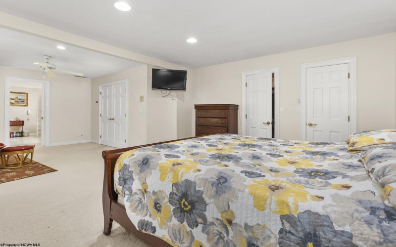 4134 Cove Point Drive, Morgantown, West Virginia 26508, 4 Bedrooms Bedrooms, 10 Rooms Rooms,3 BathroomsBathrooms,Single Family Detached,For Sale,Cove Point,10160021