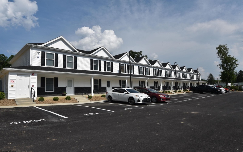 41 Greentree Drive, Shinnston, West Virginia 26431, 2 Bedrooms Bedrooms, 5 Rooms Rooms,2 BathroomsBathrooms,Residential Rentals,For Rent,Greentree,10160255