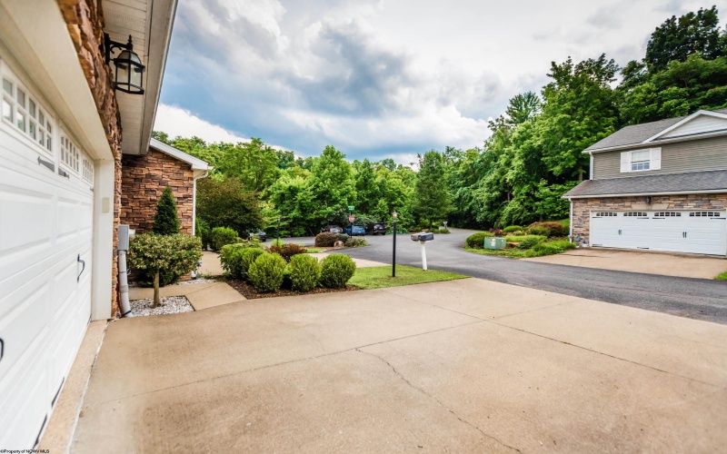4 Turnstone Drive, Morgantown, West Virginia 26505, 3 Bedrooms Bedrooms, 7 Rooms Rooms,2 BathroomsBathrooms,Single Family Attached,For Sale,Turnstone,10160261