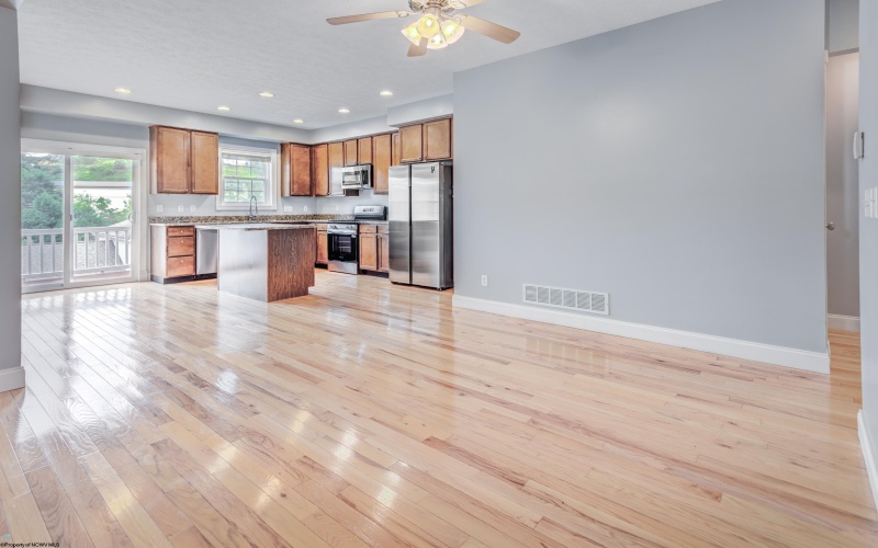 4 Turnstone Drive, Morgantown, West Virginia 26505, 3 Bedrooms Bedrooms, 7 Rooms Rooms,2 BathroomsBathrooms,Single Family Attached,For Sale,Turnstone,10160261