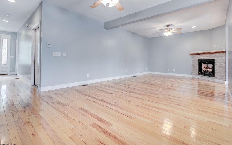 4 Turnstone Drive, Morgantown, West Virginia 26505, 3 Bedrooms Bedrooms, 7 Rooms Rooms,2 BathroomsBathrooms,Single Family Attached,For Sale,Turnstone,10160261