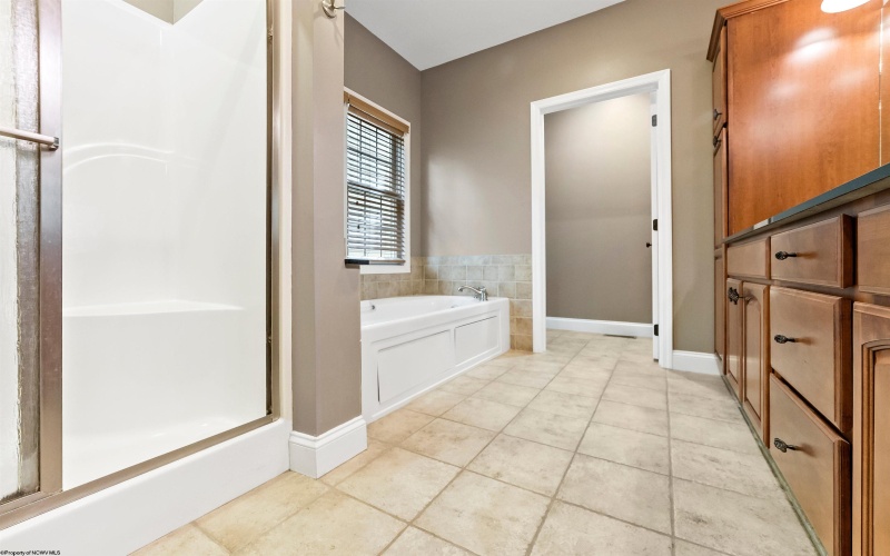 1 French Quarters Drive, Morgantown, West Virginia 26505, 4 Bedrooms Bedrooms, 10 Rooms Rooms,3 BathroomsBathrooms,Single Family Detached,For Sale,French Quarters,10160262