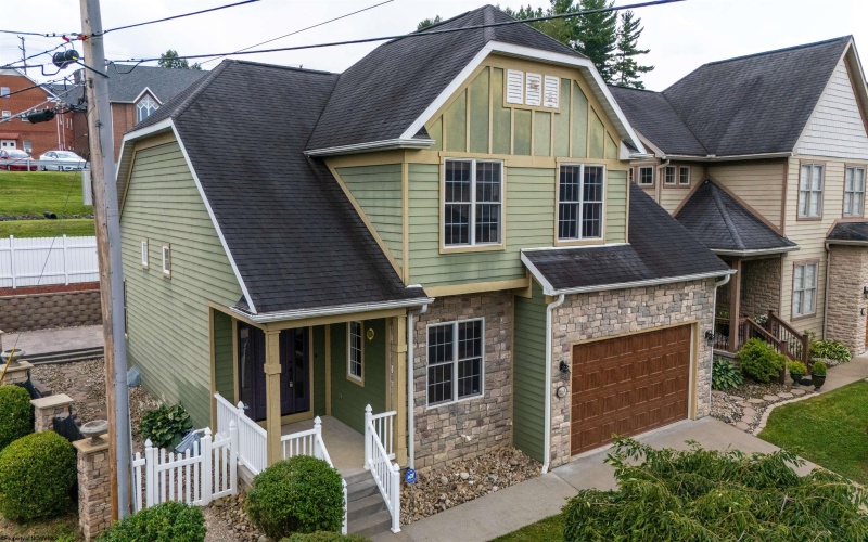 1 French Quarters Drive, Morgantown, West Virginia 26505, 4 Bedrooms Bedrooms, 10 Rooms Rooms,3 BathroomsBathrooms,Single Family Detached,For Sale,French Quarters,10160262