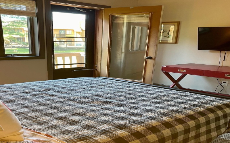 52 Deerfield Village, Davis, West Virginia 26260, 3 Bedrooms Bedrooms, 5 Rooms Rooms,2 BathroomsBathrooms,Single Family Attached,For Sale,Deerfield,10160265