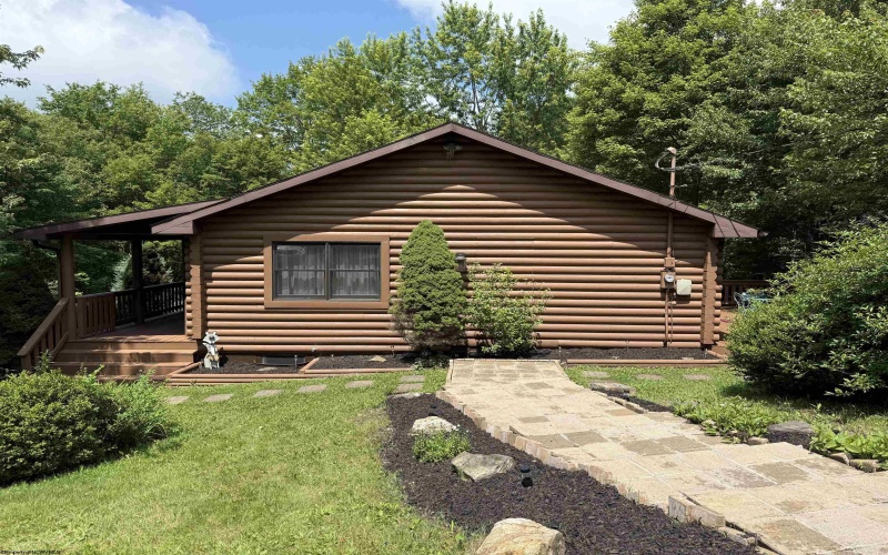 203 Bluebird Drive, Terra Alta, West Virginia 26764, 3 Bedrooms Bedrooms, 8 Rooms Rooms,2 BathroomsBathrooms,Single Family Detached,For Sale,Bluebird,10160263