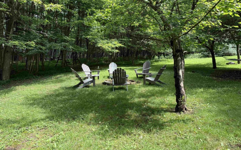 203 Bluebird Drive, Terra Alta, West Virginia 26764, 3 Bedrooms Bedrooms, 8 Rooms Rooms,2 BathroomsBathrooms,Single Family Detached,For Sale,Bluebird,10160263