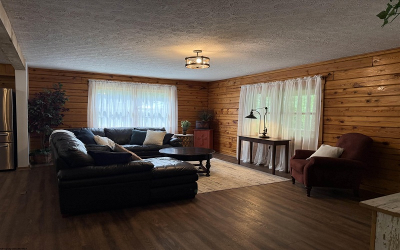 203 Bluebird Drive, Terra Alta, West Virginia 26764, 3 Bedrooms Bedrooms, 8 Rooms Rooms,2 BathroomsBathrooms,Single Family Detached,For Sale,Bluebird,10160263