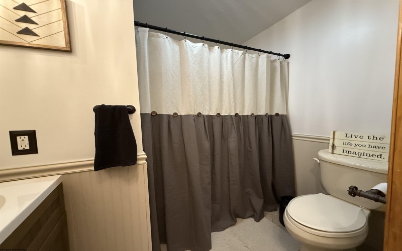 203 Bluebird Drive, Terra Alta, West Virginia 26764, 3 Bedrooms Bedrooms, 8 Rooms Rooms,2 BathroomsBathrooms,Single Family Detached,For Sale,Bluebird,10160263
