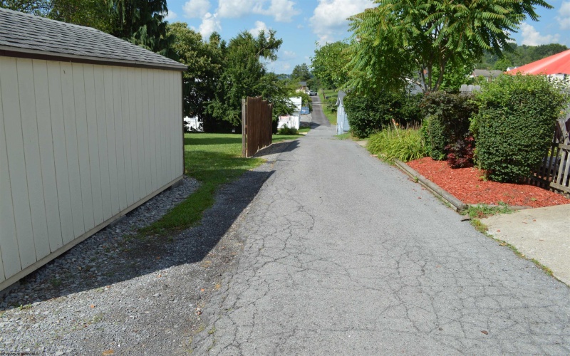716 Elysian Avenue, Morgantown, West Virginia 26501, 3 Bedrooms Bedrooms, 6 Rooms Rooms,1 BathroomBathrooms,Single Family Detached,For Sale,Elysian,10160287
