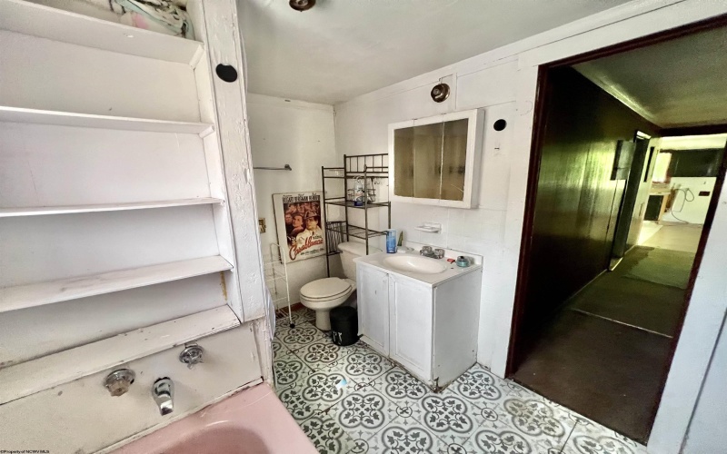 5 Lytle Lane, Frametown, West Virginia 26623, ,Multi-unit/income,For Sale,Lytle,10160278
