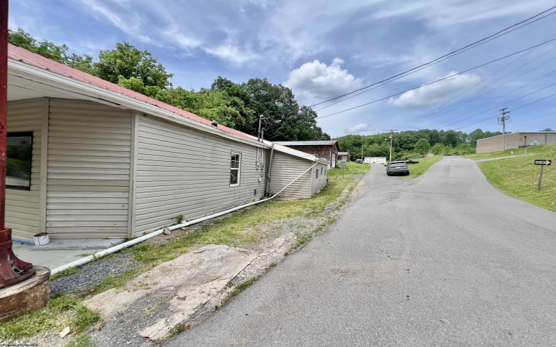 5 Lytle Lane, Frametown, West Virginia 26623, ,Multi-unit/income,For Sale,Lytle,10160278