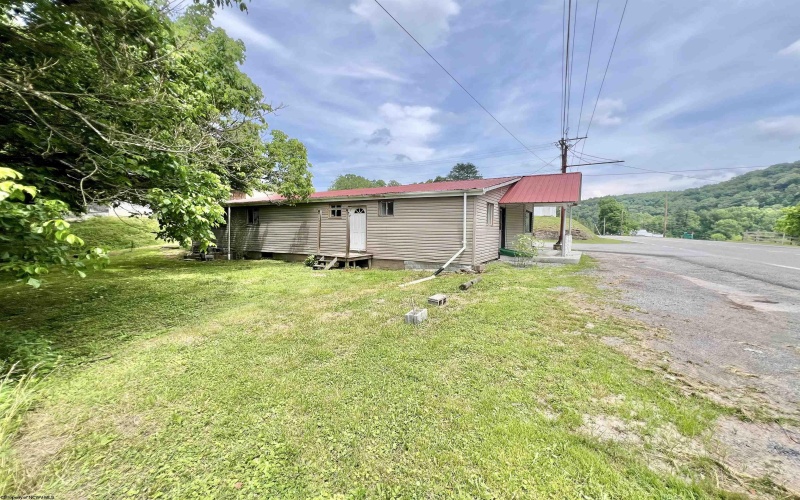 5 Lytle Lane, Frametown, West Virginia 26623, ,Multi-unit/income,For Sale,Lytle,10160278