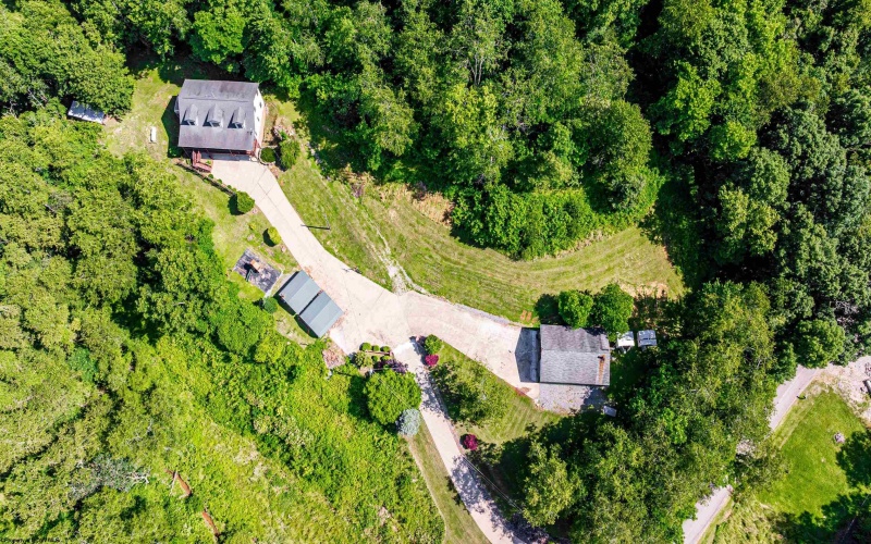 479 Bell Run Road, Spraggs, Pennsylvania 15362, 4 Bedrooms Bedrooms, 8 Rooms Rooms,3 BathroomsBathrooms,Single Family Detached,For Sale,Bell Run,10160286