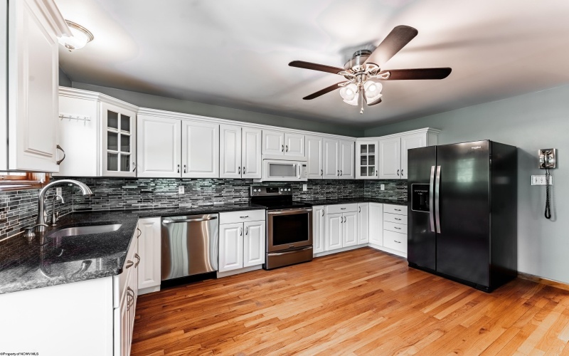479 Bell Run Road, Spraggs, Pennsylvania 15362, 4 Bedrooms Bedrooms, 8 Rooms Rooms,3 BathroomsBathrooms,Single Family Detached,For Sale,Bell Run,10160286