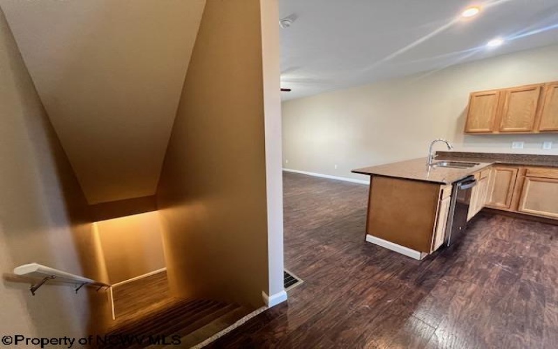 421 Marlowe Circle, Morgantown, West Virginia 26505, 1 Bedroom Bedrooms, 2 Rooms Rooms,2 BathroomsBathrooms,Residential Rentals,For Rent,Marlowe,10160274