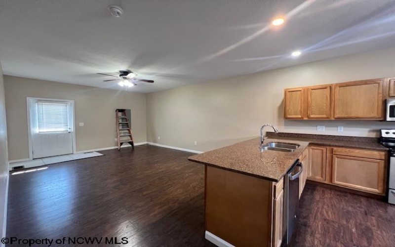 421 Marlowe Circle, Morgantown, West Virginia 26505, 1 Bedroom Bedrooms, 2 Rooms Rooms,2 BathroomsBathrooms,Residential Rentals,For Rent,Marlowe,10160274