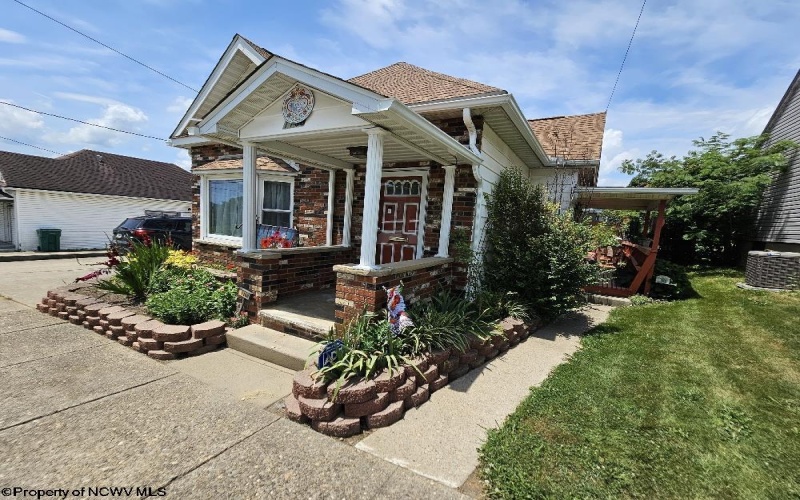 1108 14th Street, Clarksburg, West Virginia 26301, 2 Bedrooms Bedrooms, 6 Rooms Rooms,1 BathroomBathrooms,Single Family Detached,For Sale,14th,10160284