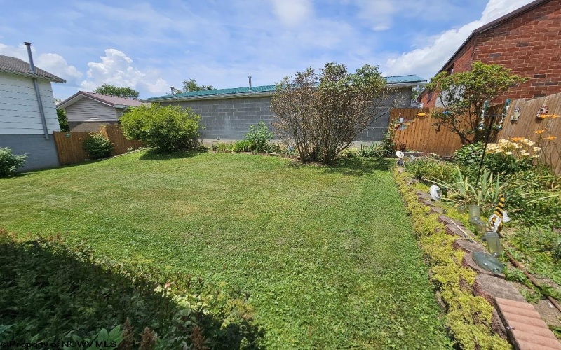 1108 14th Street, Clarksburg, West Virginia 26301, 2 Bedrooms Bedrooms, 6 Rooms Rooms,1 BathroomBathrooms,Single Family Detached,For Sale,14th,10160284