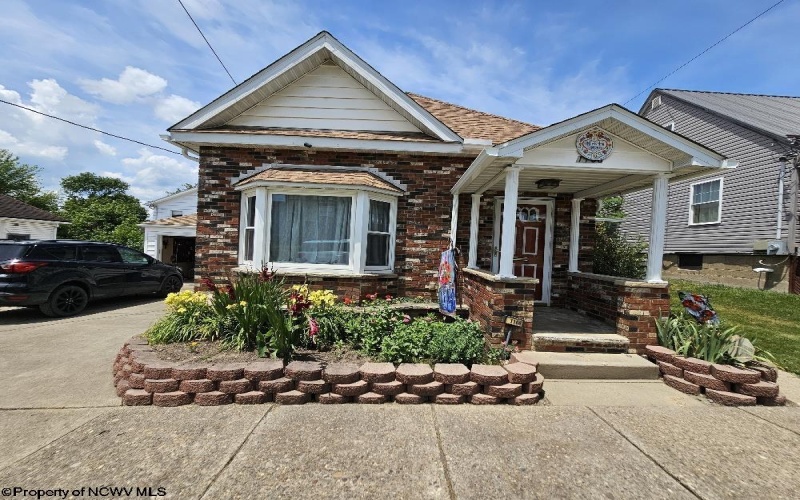 1108 14th Street, Clarksburg, West Virginia 26301, 2 Bedrooms Bedrooms, 6 Rooms Rooms,1 BathroomBathrooms,Single Family Detached,For Sale,14th,10160284