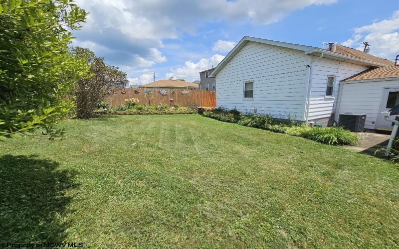 1108 14th Street, Clarksburg, West Virginia 26301, 2 Bedrooms Bedrooms, 6 Rooms Rooms,1 BathroomBathrooms,Single Family Detached,For Sale,14th,10160284
