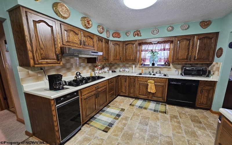 1108 14th Street, Clarksburg, West Virginia 26301, 2 Bedrooms Bedrooms, 6 Rooms Rooms,1 BathroomBathrooms,Single Family Detached,For Sale,14th,10160284