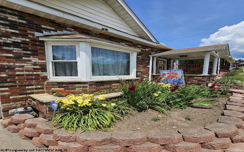 1108 14th Street, Clarksburg, West Virginia 26301, 2 Bedrooms Bedrooms, 6 Rooms Rooms,1 BathroomBathrooms,Single Family Detached,For Sale,14th,10160284
