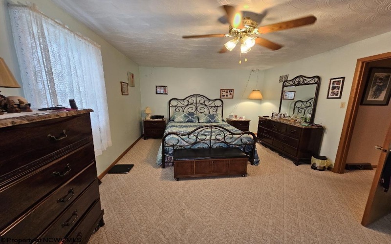 1108 14th Street, Clarksburg, West Virginia 26301, 2 Bedrooms Bedrooms, 6 Rooms Rooms,1 BathroomBathrooms,Single Family Detached,For Sale,14th,10160284