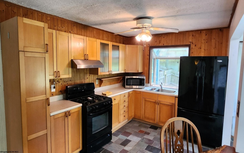 254 Wildwood Lake, Morgantown, West Virginia 26508, 2 Bedrooms Bedrooms, 5 Rooms Rooms,1 BathroomBathrooms,Single Family Detached,For Sale,Wildwood,10160276