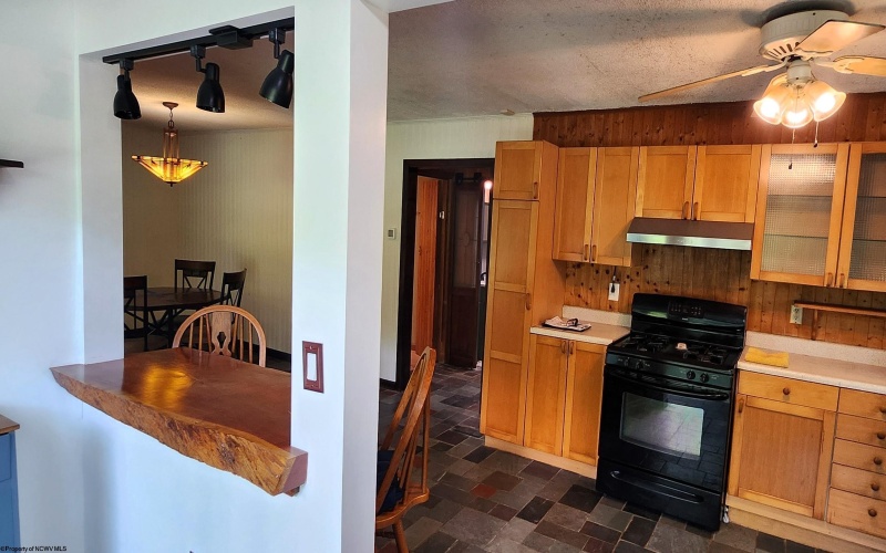 254 Wildwood Lake, Morgantown, West Virginia 26508, 2 Bedrooms Bedrooms, 5 Rooms Rooms,1 BathroomBathrooms,Single Family Detached,For Sale,Wildwood,10160276