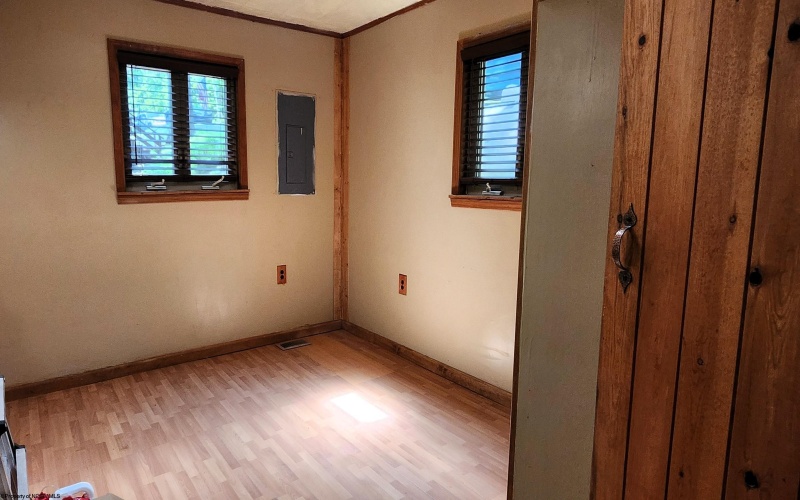 254 Wildwood Lake, Morgantown, West Virginia 26508, 2 Bedrooms Bedrooms, 5 Rooms Rooms,1 BathroomBathrooms,Single Family Detached,For Sale,Wildwood,10160276