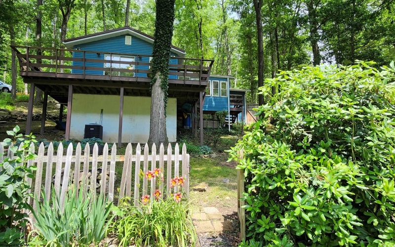 254 Wildwood Lake, Morgantown, West Virginia 26508, 2 Bedrooms Bedrooms, 5 Rooms Rooms,1 BathroomBathrooms,Single Family Detached,For Sale,Wildwood,10160276