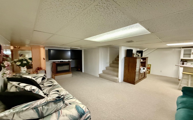 509 Maryland Avenue, Nutter Fort, West Virginia 26301, 2 Bedrooms Bedrooms, 10 Rooms Rooms,2 BathroomsBathrooms,Single Family Detached,For Sale,Maryland,10160273