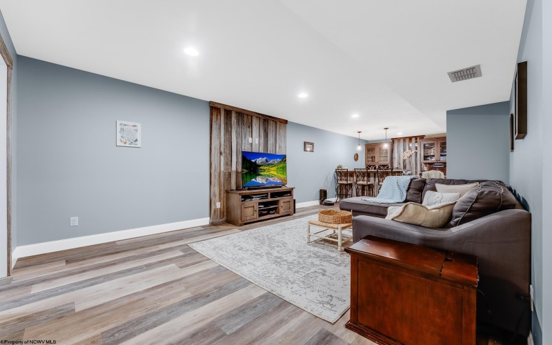 29 Hickory Ridge Road, Morgantown, West Virginia 26508-0941, 4 Bedrooms Bedrooms, 10 Rooms Rooms,2 BathroomsBathrooms,Single Family Detached,For Sale,Hickory Ridge,10160288