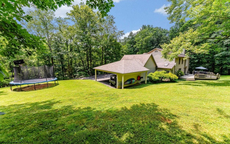 29 Hickory Ridge Road, Morgantown, West Virginia 26508-0941, 4 Bedrooms Bedrooms, 10 Rooms Rooms,2 BathroomsBathrooms,Single Family Detached,For Sale,Hickory Ridge,10160288