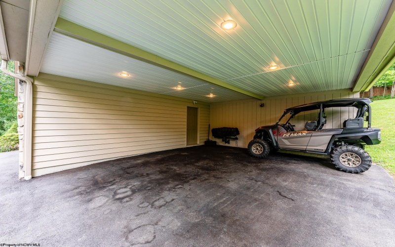 29 Hickory Ridge Road, Morgantown, West Virginia 26508-0941, 4 Bedrooms Bedrooms, 10 Rooms Rooms,2 BathroomsBathrooms,Single Family Detached,For Sale,Hickory Ridge,10160288
