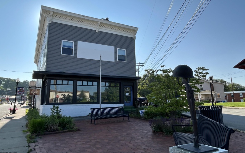 200 Main Street, Kingwood, West Virginia 26537, ,Commercial/industrial,For Sale,Main,10160289