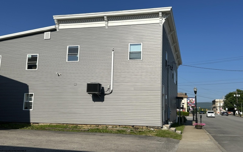 200 Main Street, Kingwood, West Virginia 26537, ,Commercial/industrial,For Sale,Main,10160289