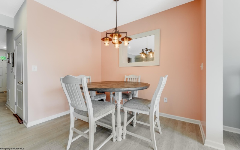 211 Falling Leaf Lane, Morgantown, West Virginia 26501, 3 Bedrooms Bedrooms, 6 Rooms Rooms,2 BathroomsBathrooms,Single Family Attached,For Sale,Falling Leaf,10160295