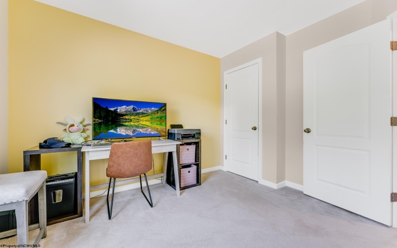 211 Falling Leaf Lane, Morgantown, West Virginia 26501, 3 Bedrooms Bedrooms, 6 Rooms Rooms,2 BathroomsBathrooms,Single Family Attached,For Sale,Falling Leaf,10160295