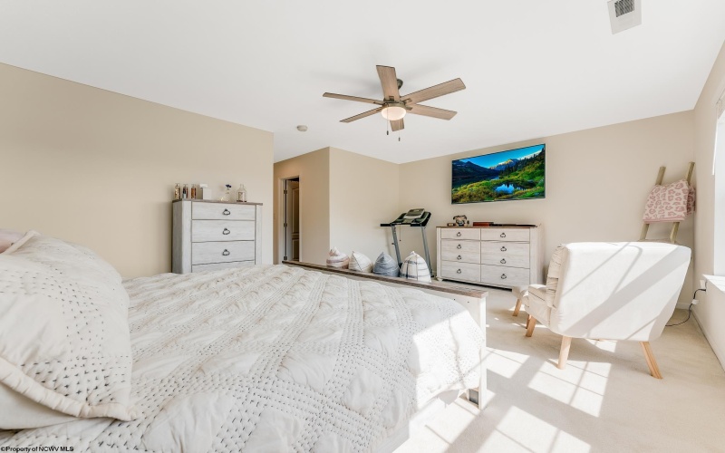 211 Falling Leaf Lane, Morgantown, West Virginia 26501, 3 Bedrooms Bedrooms, 6 Rooms Rooms,2 BathroomsBathrooms,Single Family Attached,For Sale,Falling Leaf,10160295