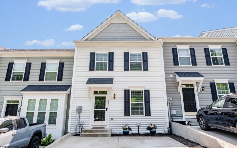 211 Falling Leaf Lane, Morgantown, West Virginia 26501, 3 Bedrooms Bedrooms, 6 Rooms Rooms,2 BathroomsBathrooms,Single Family Attached,For Sale,Falling Leaf,10160295