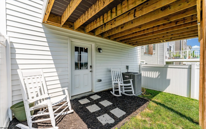 211 Falling Leaf Lane, Morgantown, West Virginia 26501, 3 Bedrooms Bedrooms, 6 Rooms Rooms,2 BathroomsBathrooms,Single Family Attached,For Sale,Falling Leaf,10160295