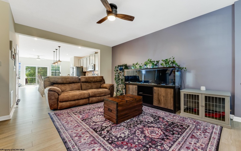 211 Falling Leaf Lane, Morgantown, West Virginia 26501, 3 Bedrooms Bedrooms, 6 Rooms Rooms,2 BathroomsBathrooms,Single Family Attached,For Sale,Falling Leaf,10160295