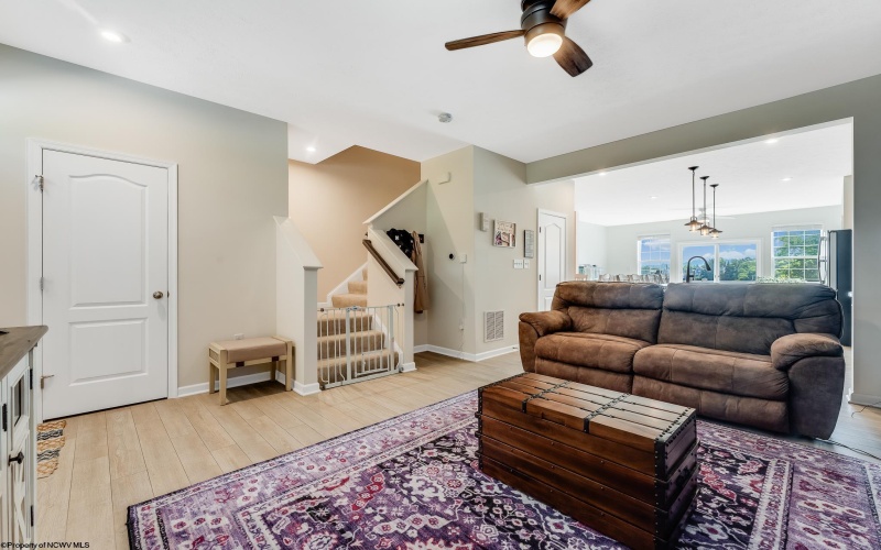 211 Falling Leaf Lane, Morgantown, West Virginia 26501, 3 Bedrooms Bedrooms, 6 Rooms Rooms,2 BathroomsBathrooms,Single Family Attached,For Sale,Falling Leaf,10160295