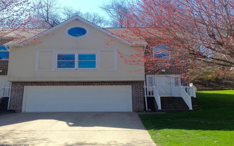153 Windwood Drive, Morgantown, West Virginia 26505, 4 Bedrooms Bedrooms, 7 Rooms Rooms,3 BathroomsBathrooms,Residential Rentals,For Rent,Windwood,10160300